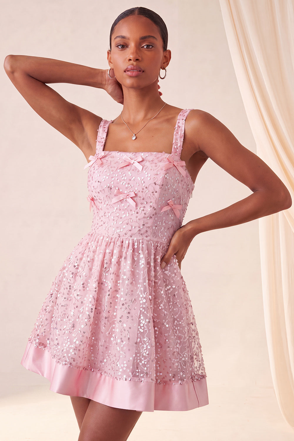 Robe de bal bleu ciel trapèze à encolure carrée avec laçage au dos et sequins avec nœud