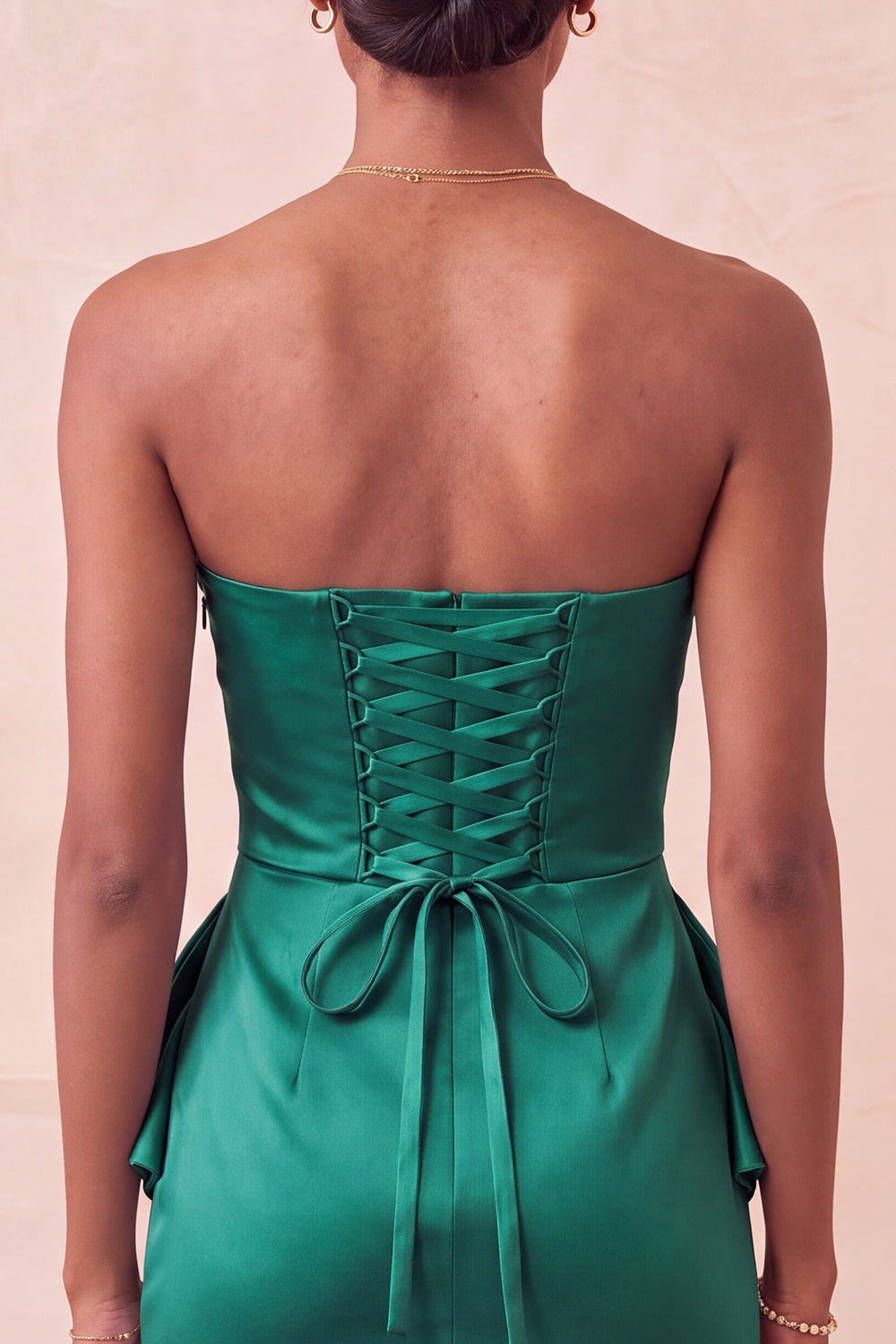 Robe de bal de fin d'année moulante bustier violet clair avec perles et dos lacé