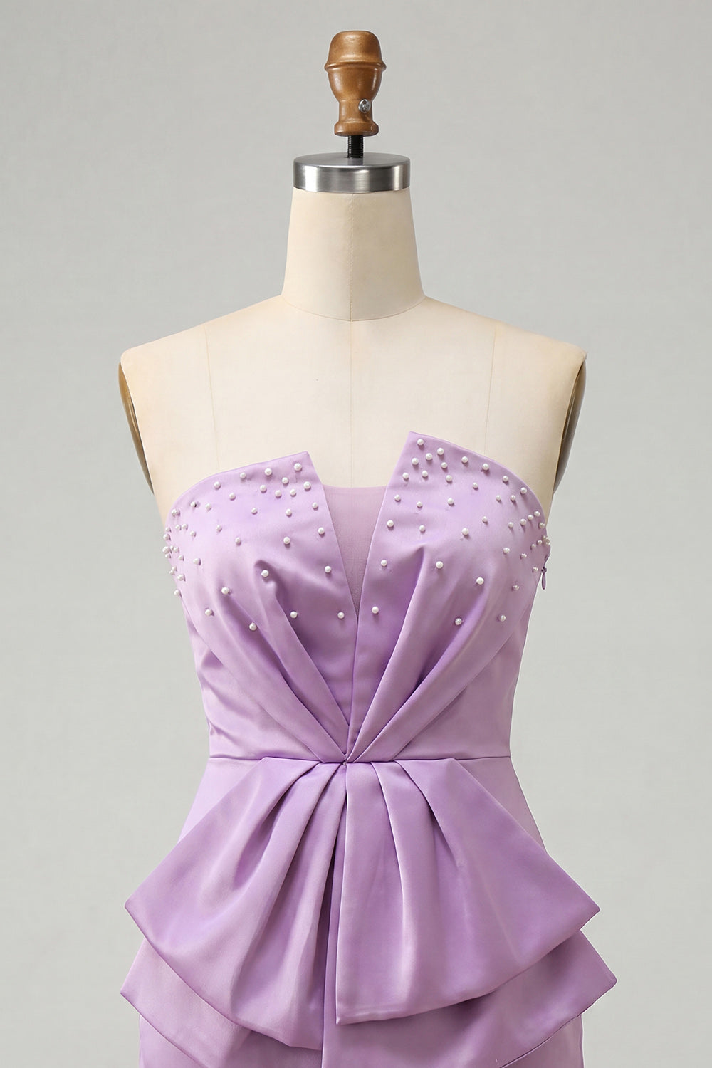 Robe de bal de fin d'année moulante bustier violet clair avec perles et dos lacé