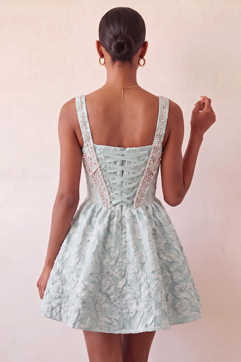 Robe de bal bustier jacquard coupe A à col carré violet clair, ornée de perles, avec laçage au dos