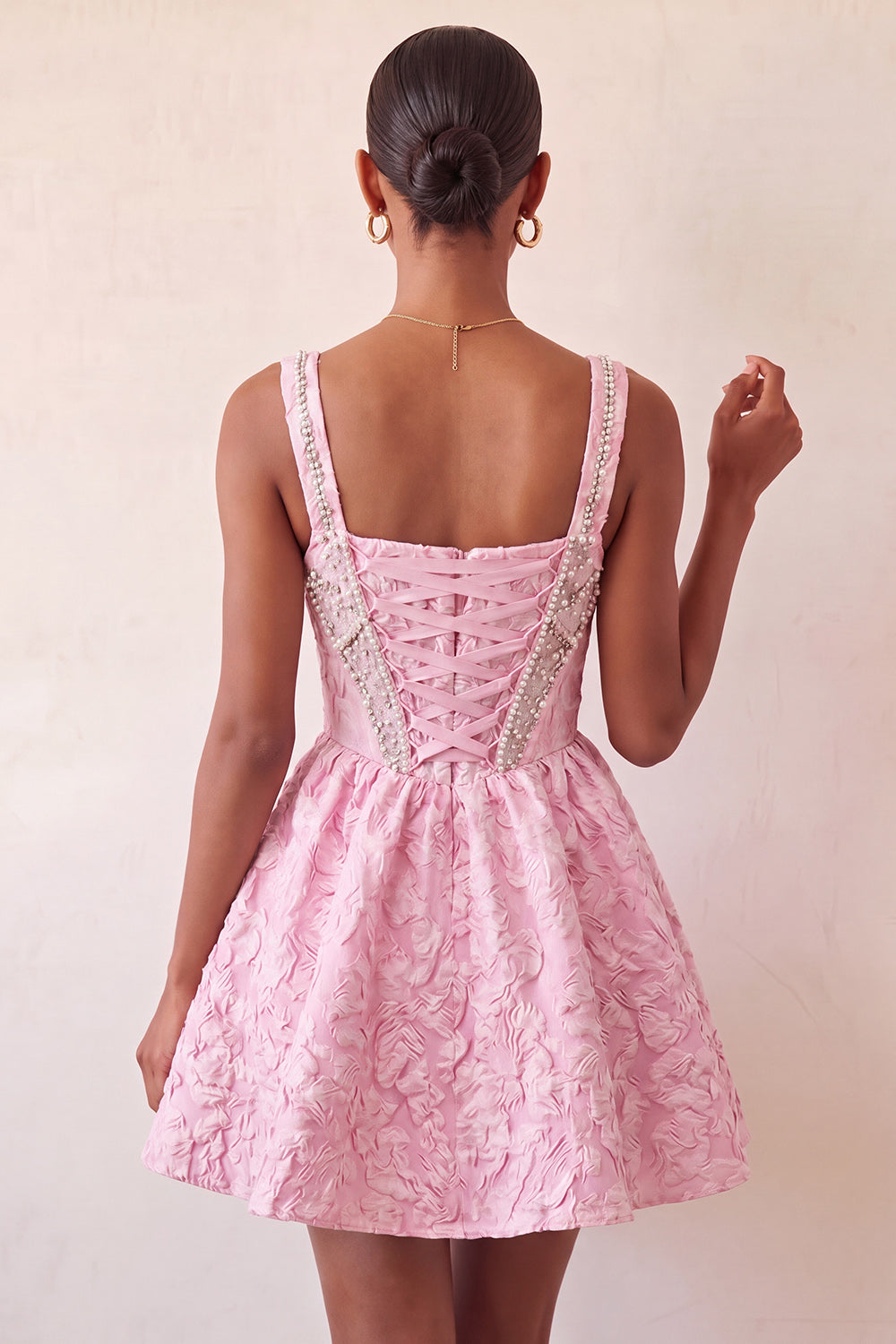 Robe de bal bustier jacquard coupe A à col carré violet clair, ornée de perles, avec laçage au dos