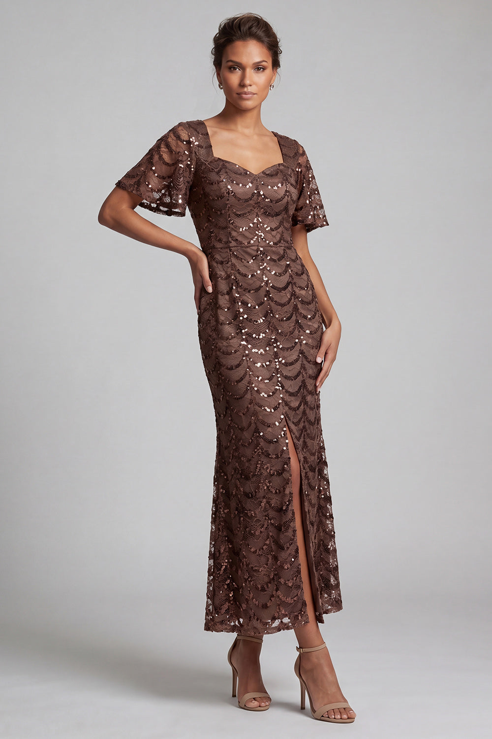 Robe mi-longue sirène bleu marine scintillante à volants et paillettes avec fente pour mère de la mariée