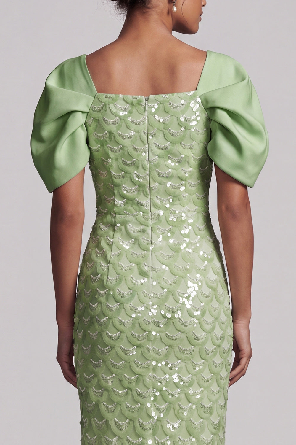 Robe midi de mère de la mariée vert clair sirène à sequins avec manches bouffantes