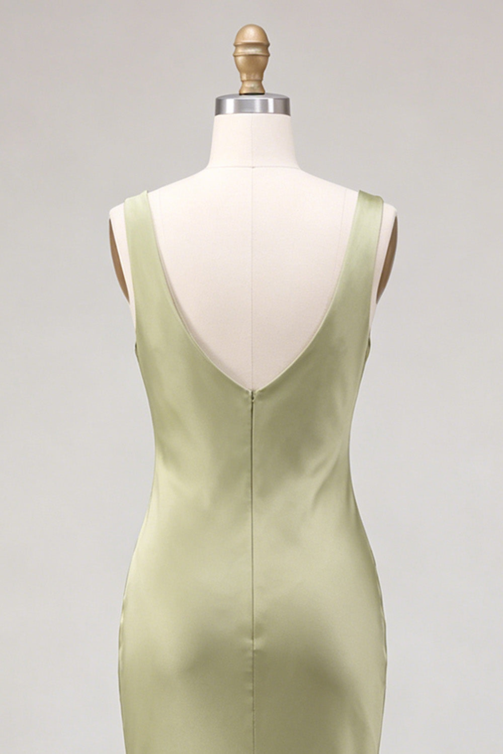 Vestido midi de raso de sirena con cuello desbocado verde claro