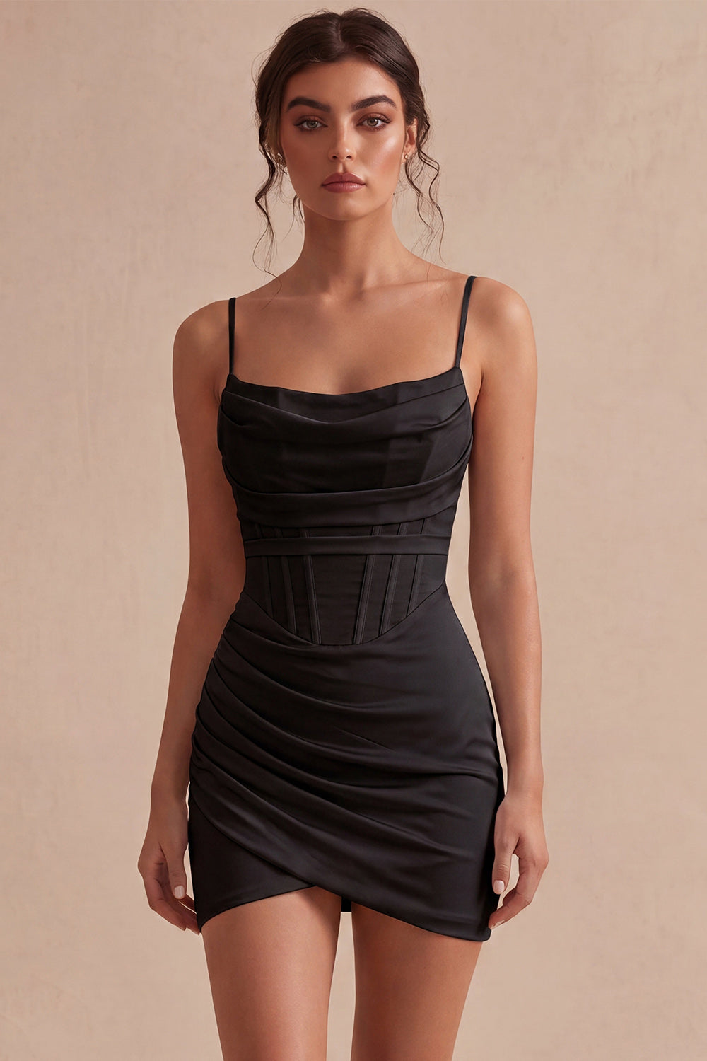 Robe Courte Blanche Moulante Froncée à Bretelles Fines avec Corset