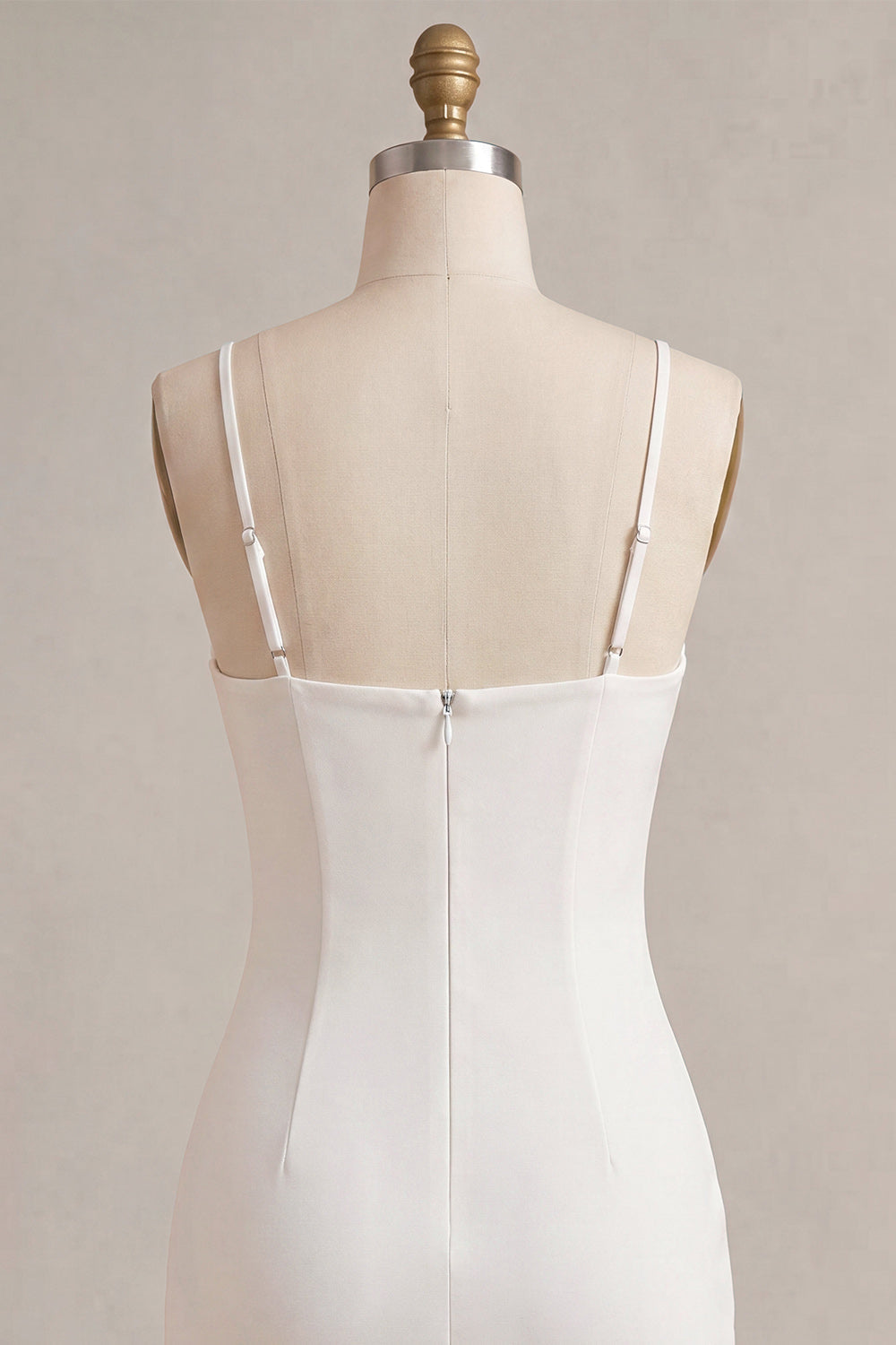 Robe Courte Blanche Moulante Froncée à Bretelles Fines avec Corset