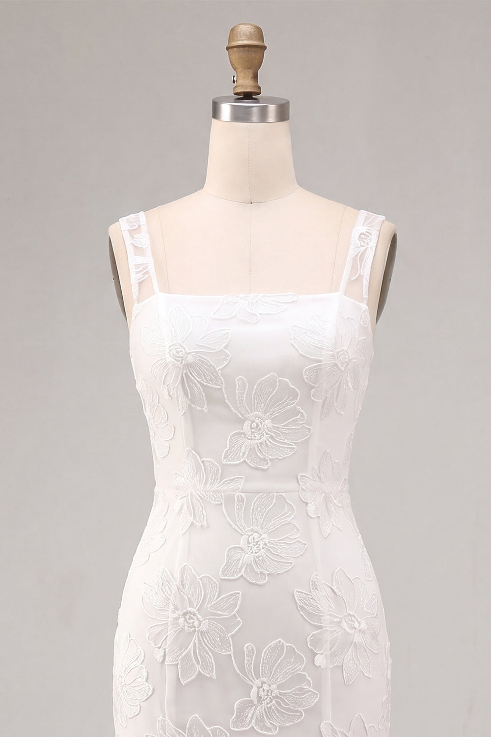 Robe courte blanche florale évasée à bretelles épaisses