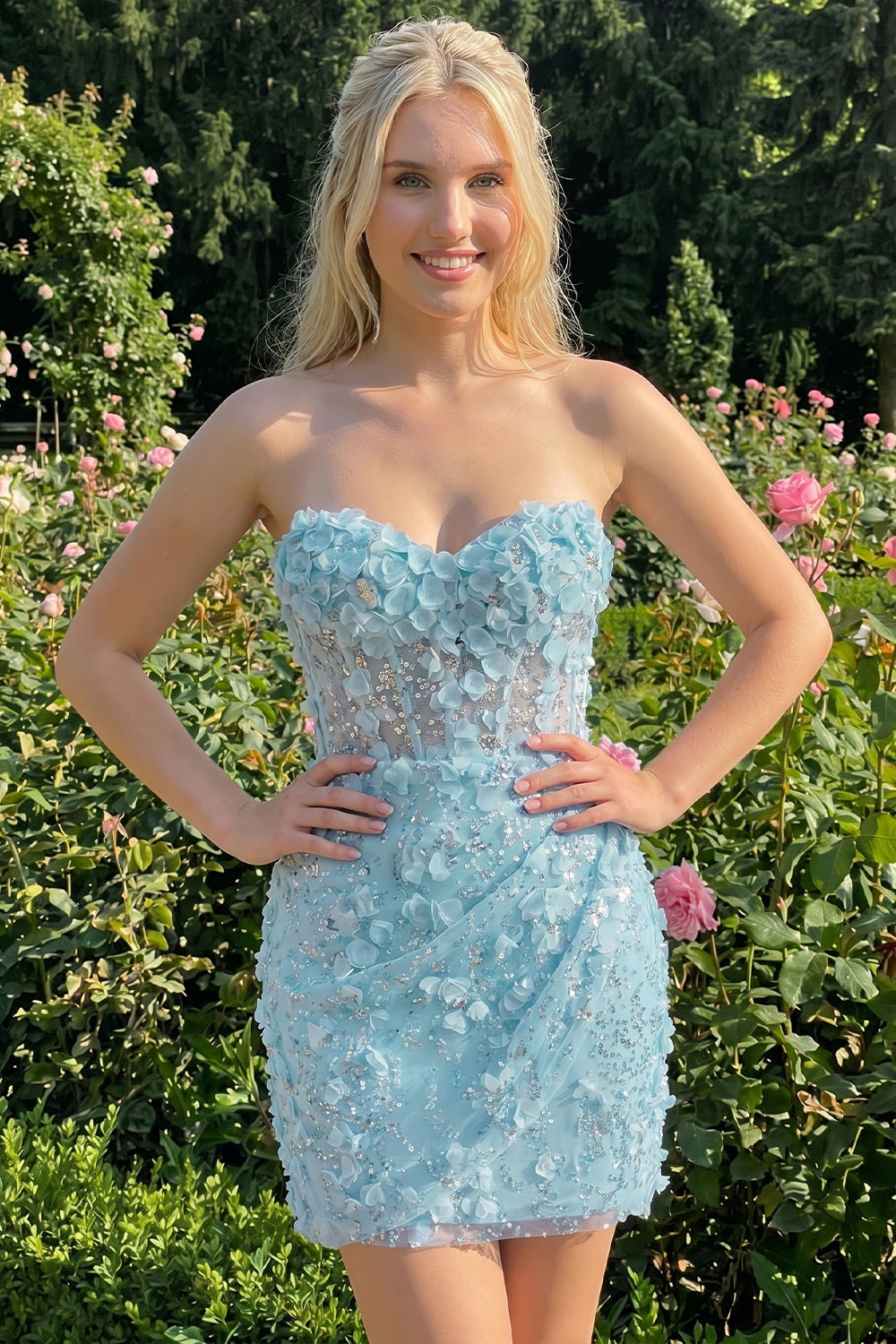 Robe de soirée moulante bustier transparente florale avec corset à sequins et laçage au dos