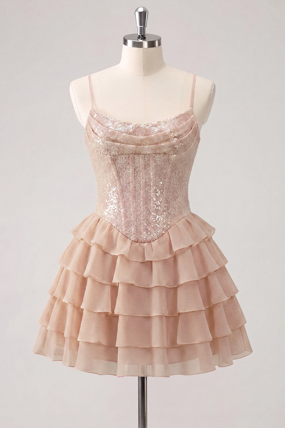 Robe de bal bustier rose trapèze à volants, sequins et dos lacé