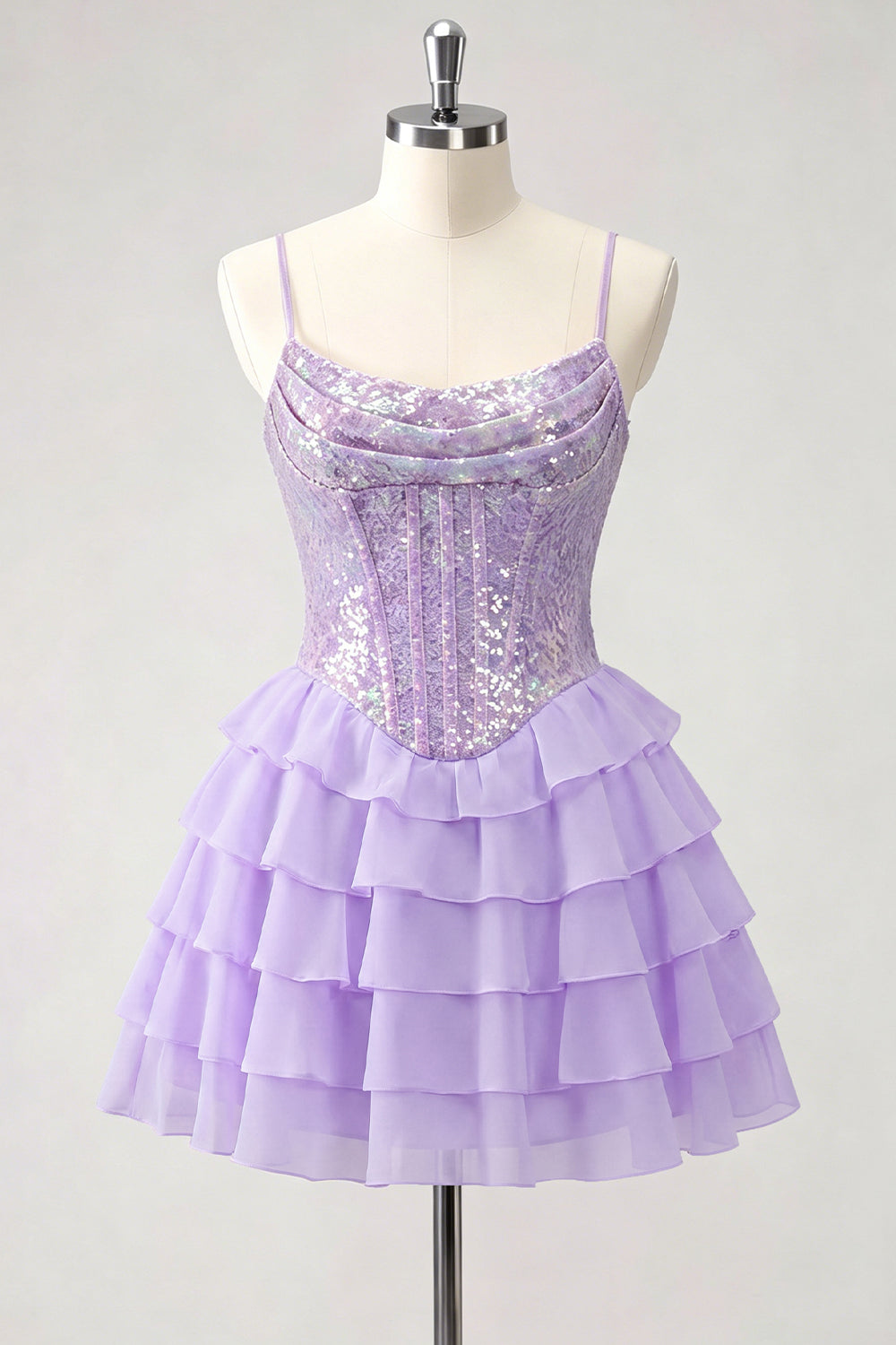 Robe de bal bustier rose trapèze à volants, sequins et dos lacé