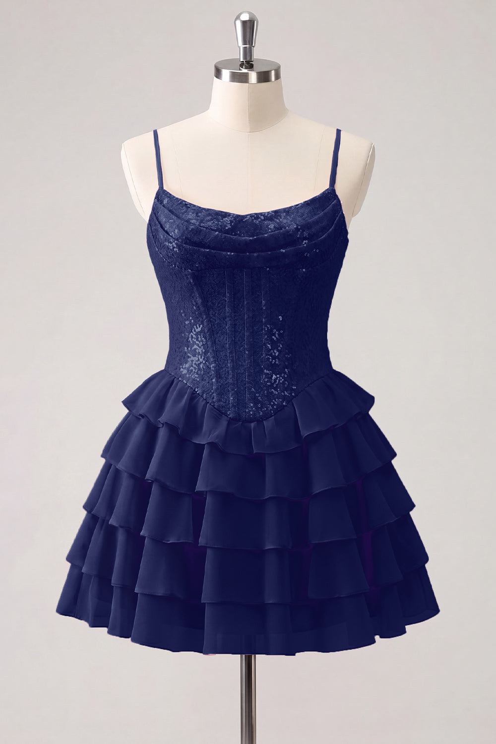 Robe de bal bustier rose trapèze à volants, sequins et dos lacé