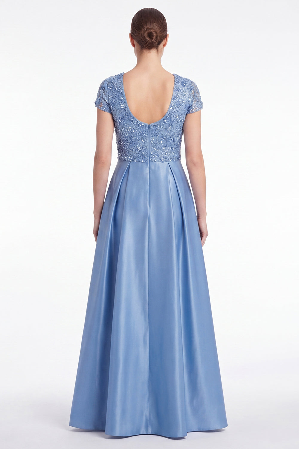 Robe longue de mère de la mariée trapèze bleue en satin à sequins avec col en V et manches courtes