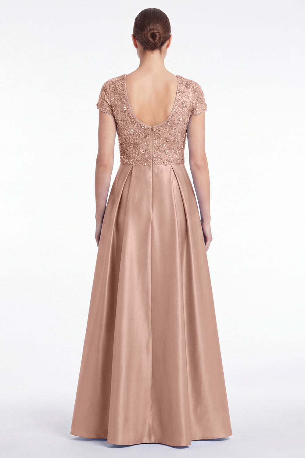 Robe longue de mère de la mariée trapèze bleue en satin à sequins avec col en V et manches courtes
