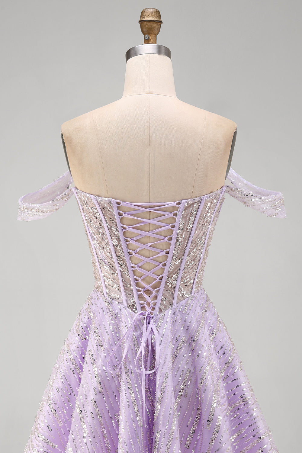 Robe Courte de Demoiselle d'Honneur Trapèze Lilas à Corset Épaules Dénudées et Paillettes avec Dos Lacé