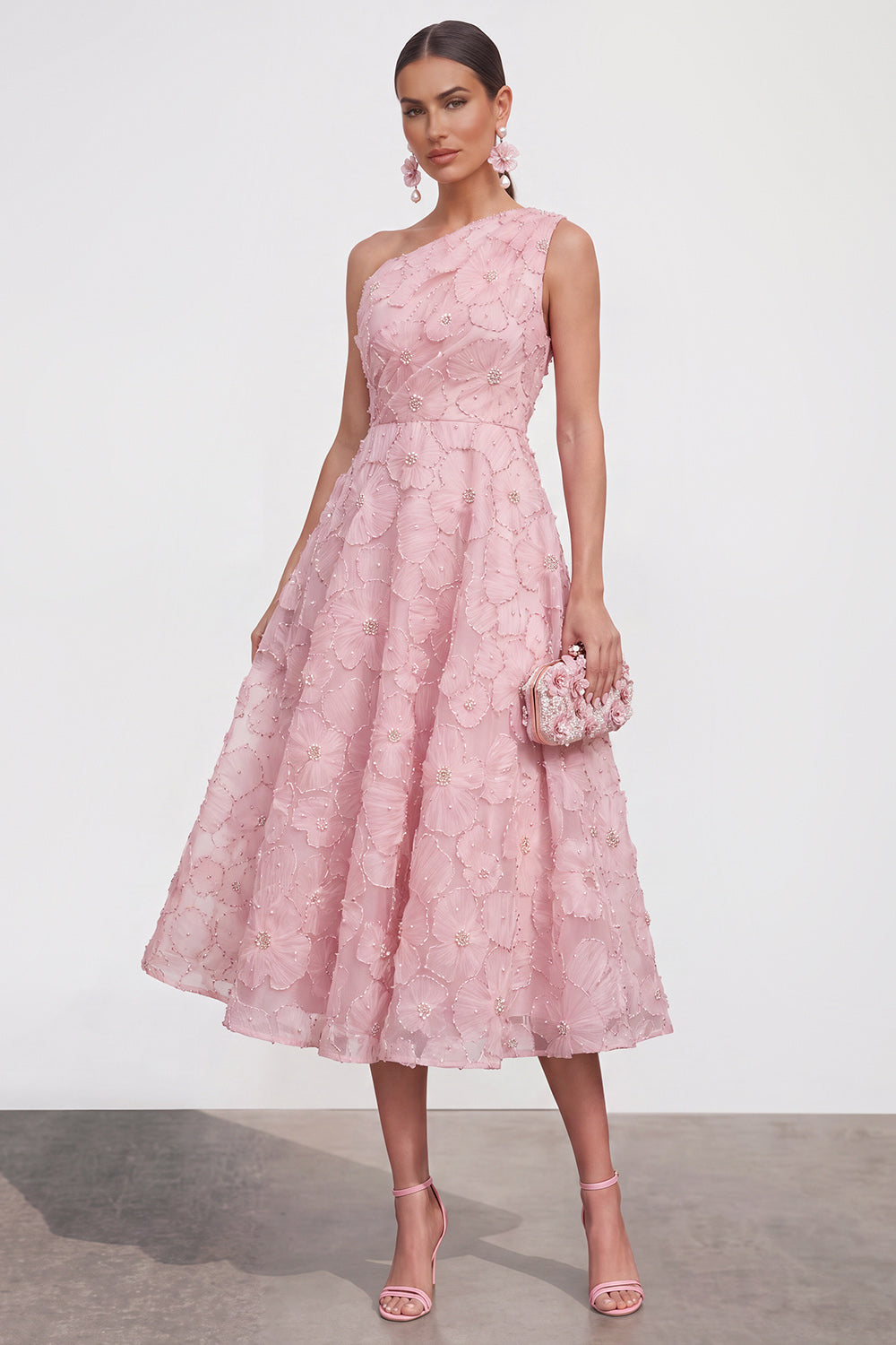 Vestido midi floral azul de línea A con un hombro y pedrería