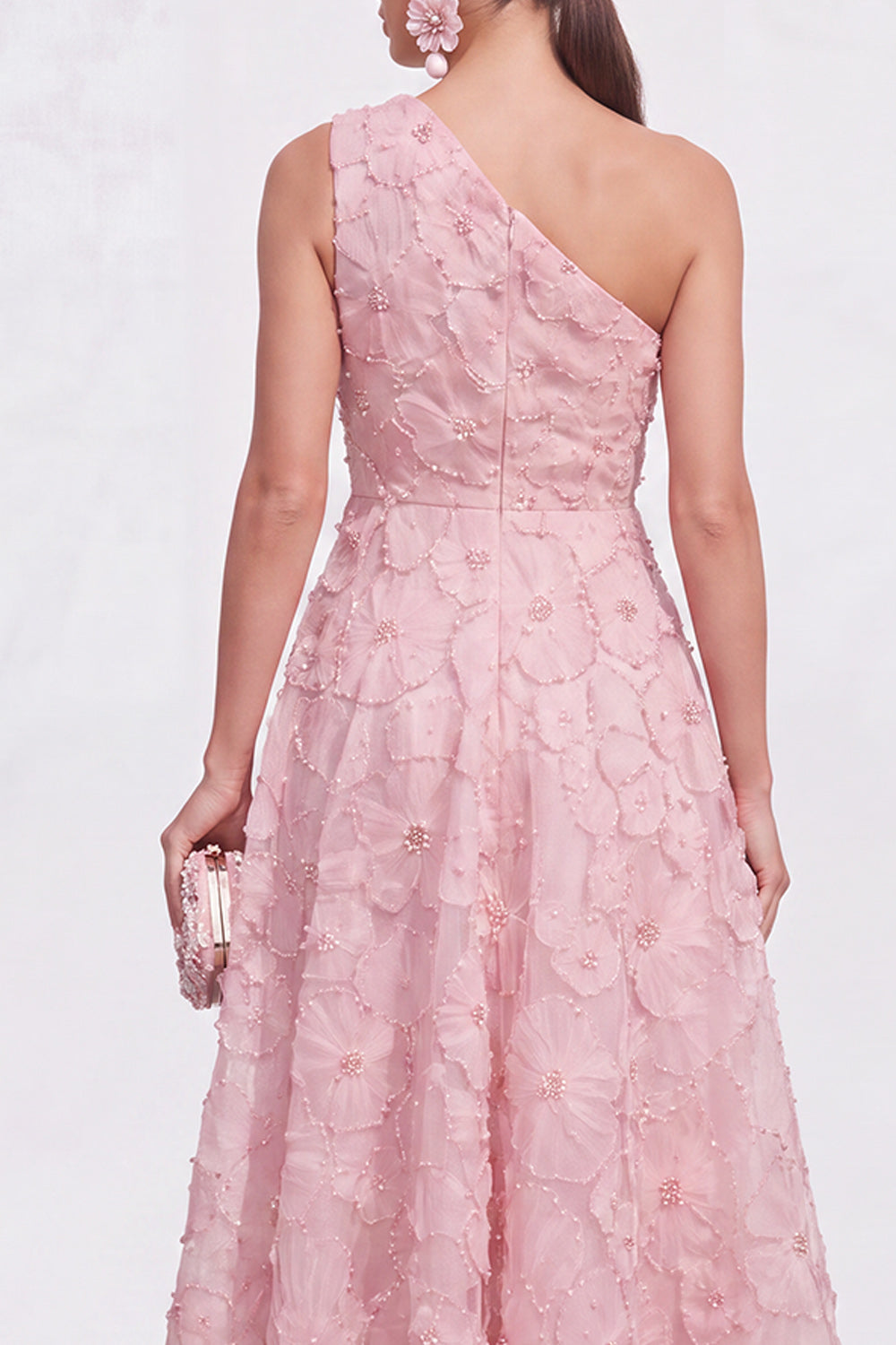 Vestido midi floral azul de línea A con un hombro y pedrería