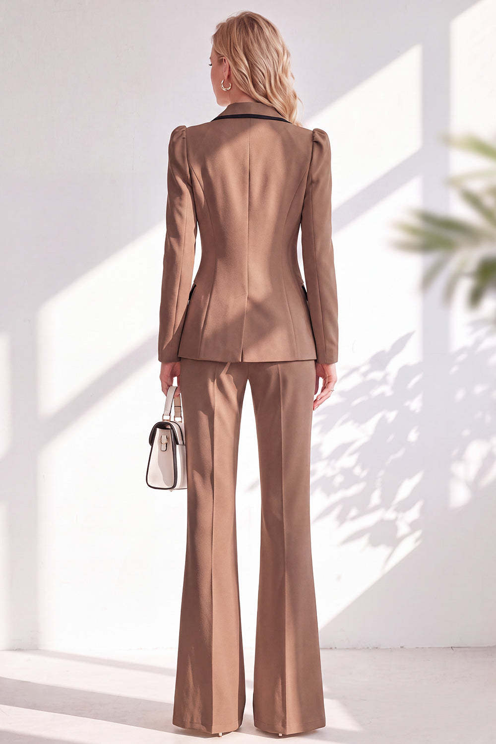 Brown Fitted Notched Lapel Long Sleeves Women Suits with Covered Button