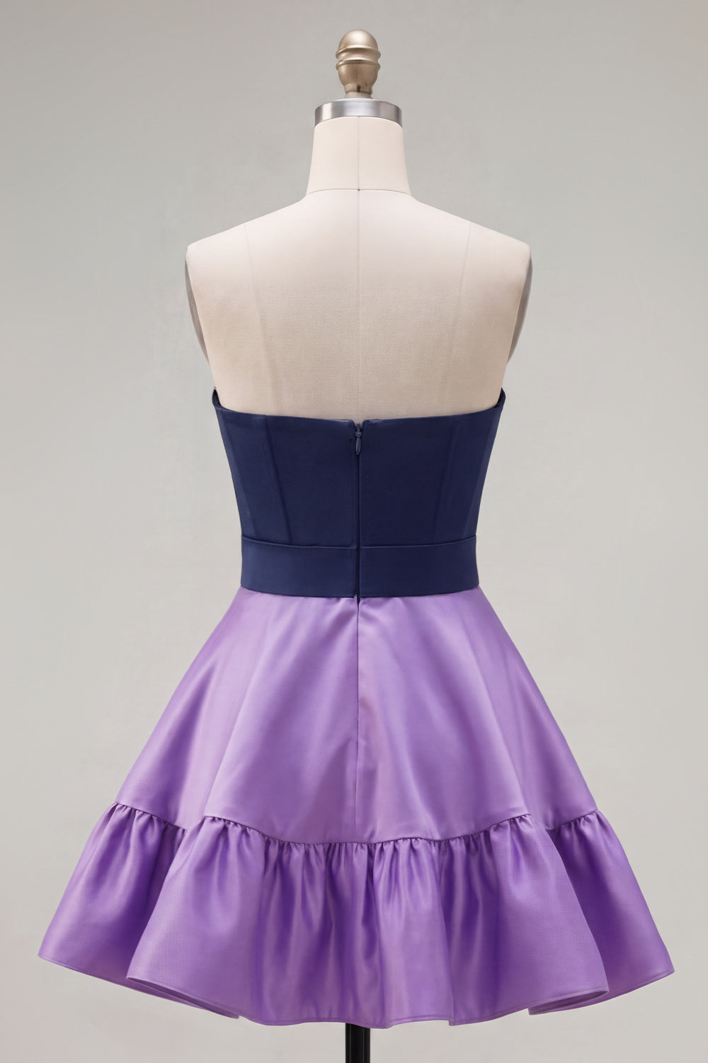 Robe de bal plissée en satin bleu marine et violet, coupe évasée, encolure cœur, avec nœud