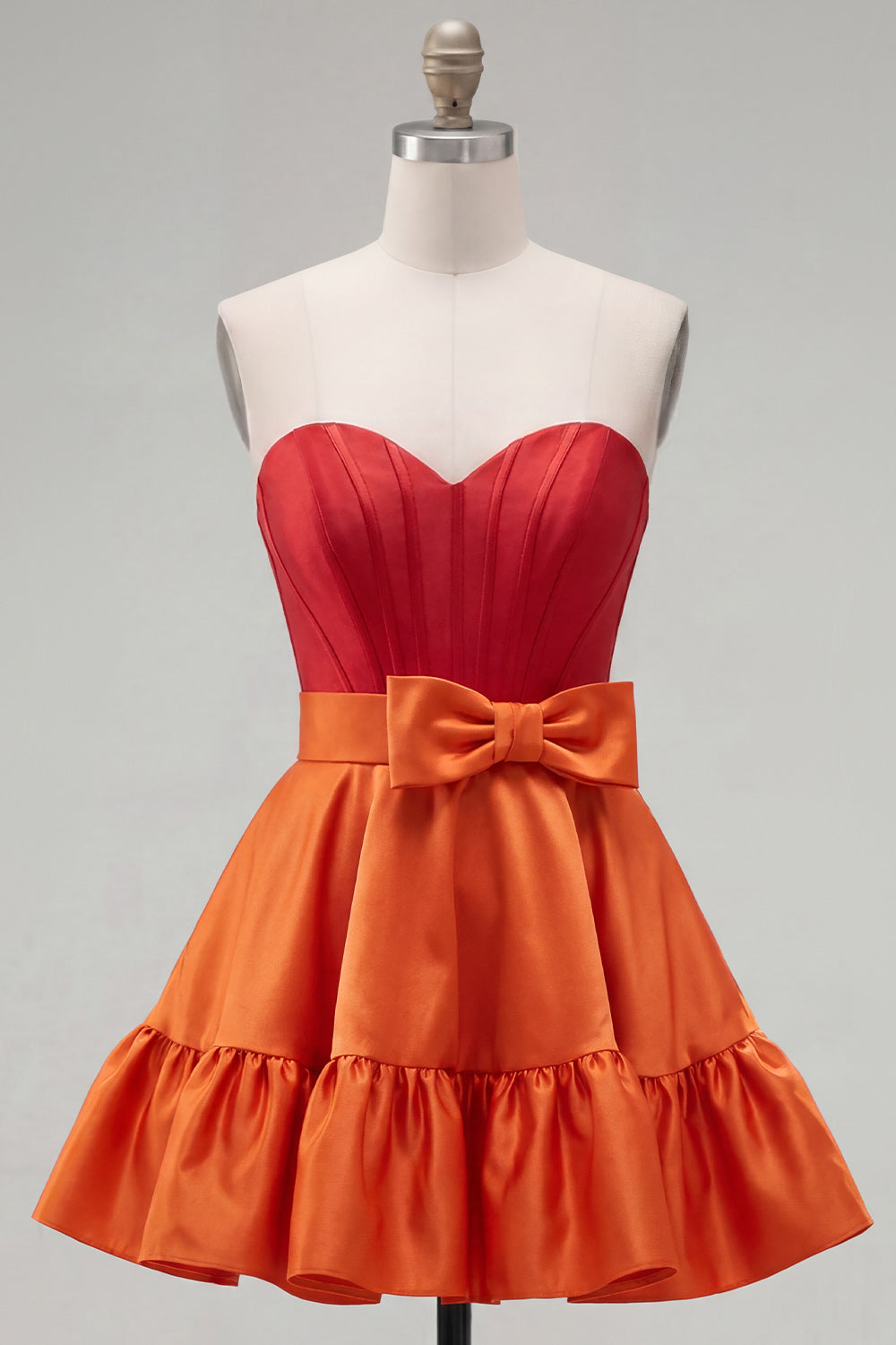 Robe de bal plissée en satin bleu marine et violet, coupe évasée, encolure cœur, avec nœud