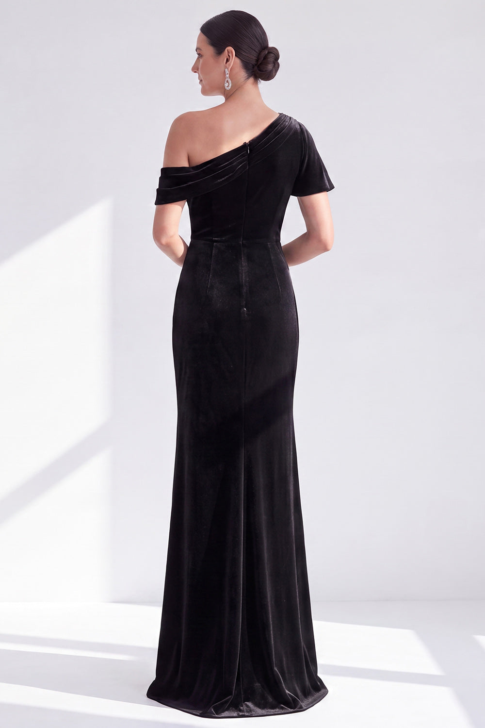 Mermaid Burgundy Velvet Off-the-Shoulder Ruched Long Mother of the Bride Dress