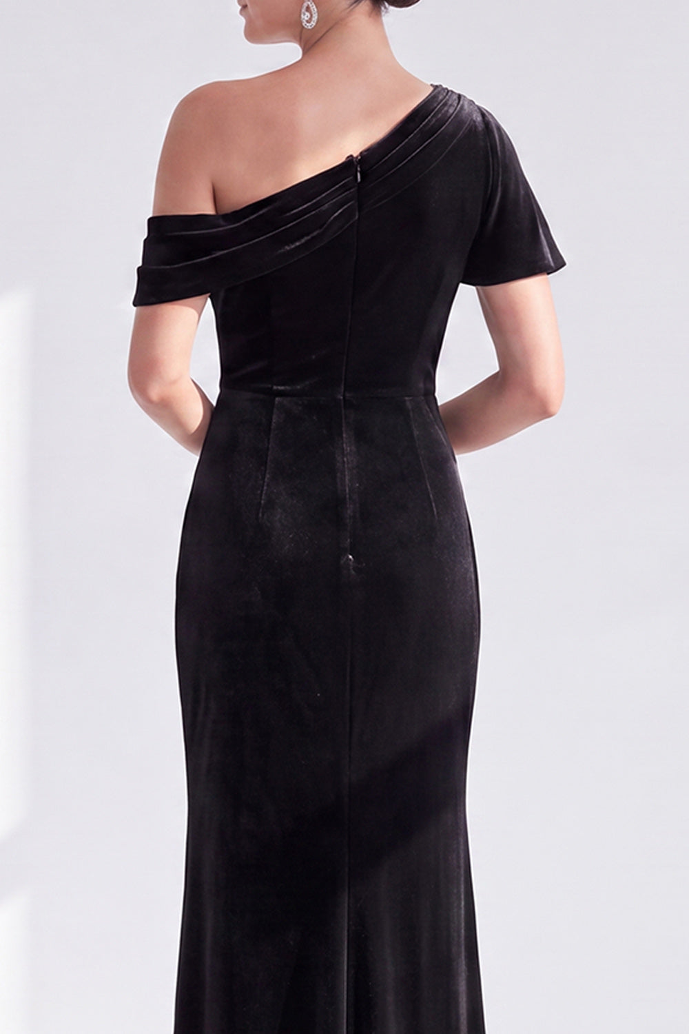 Mermaid Burgundy Velvet Off-the-Shoulder Ruched Long Mother of the Bride Dress