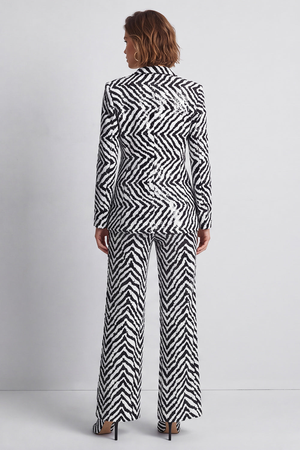 Black and White 2 Piece Peak Lapel One Button Prom Suits