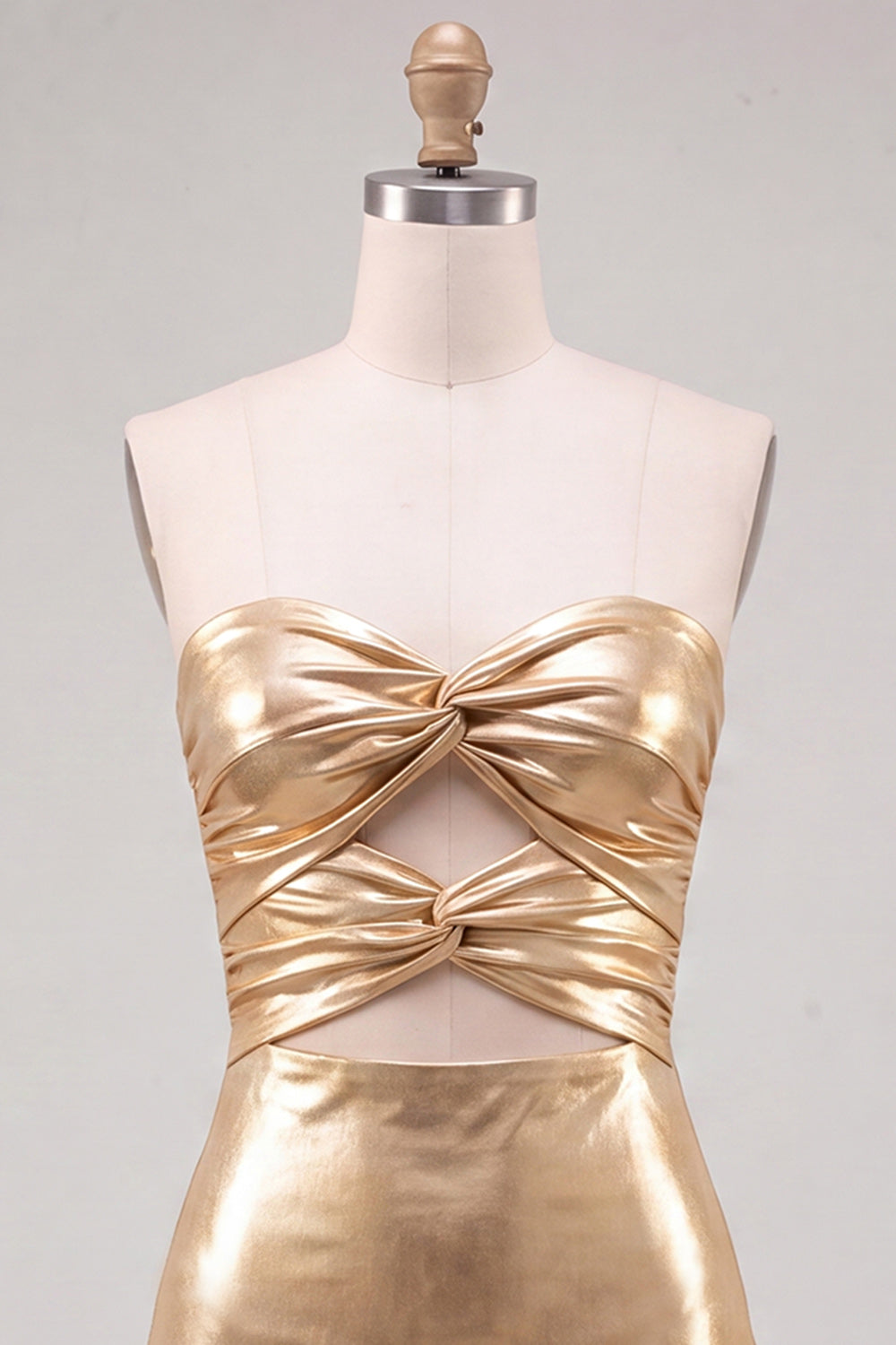 Robe de bal de promo homecoming style années 80 dorée Sweetheart Bodycon en dentelle métallisée avec découpe "keyhole" au dos lacé