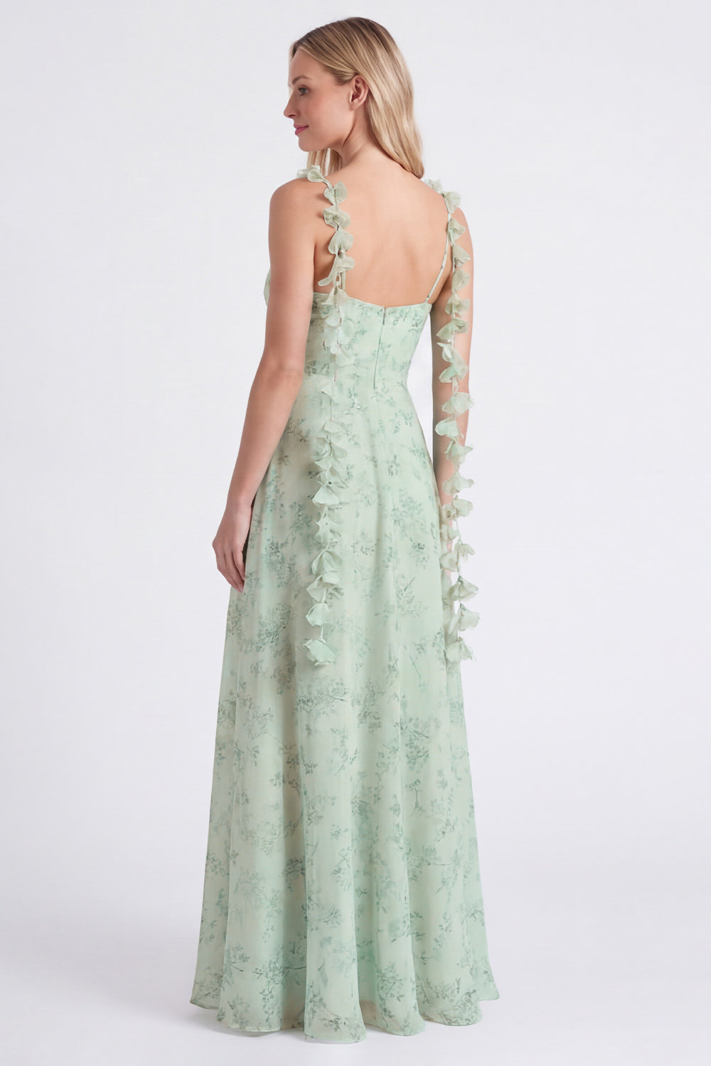 Vestido largo de dama de honor de chifón color salvia línea A con tirantes finos y estampado floral