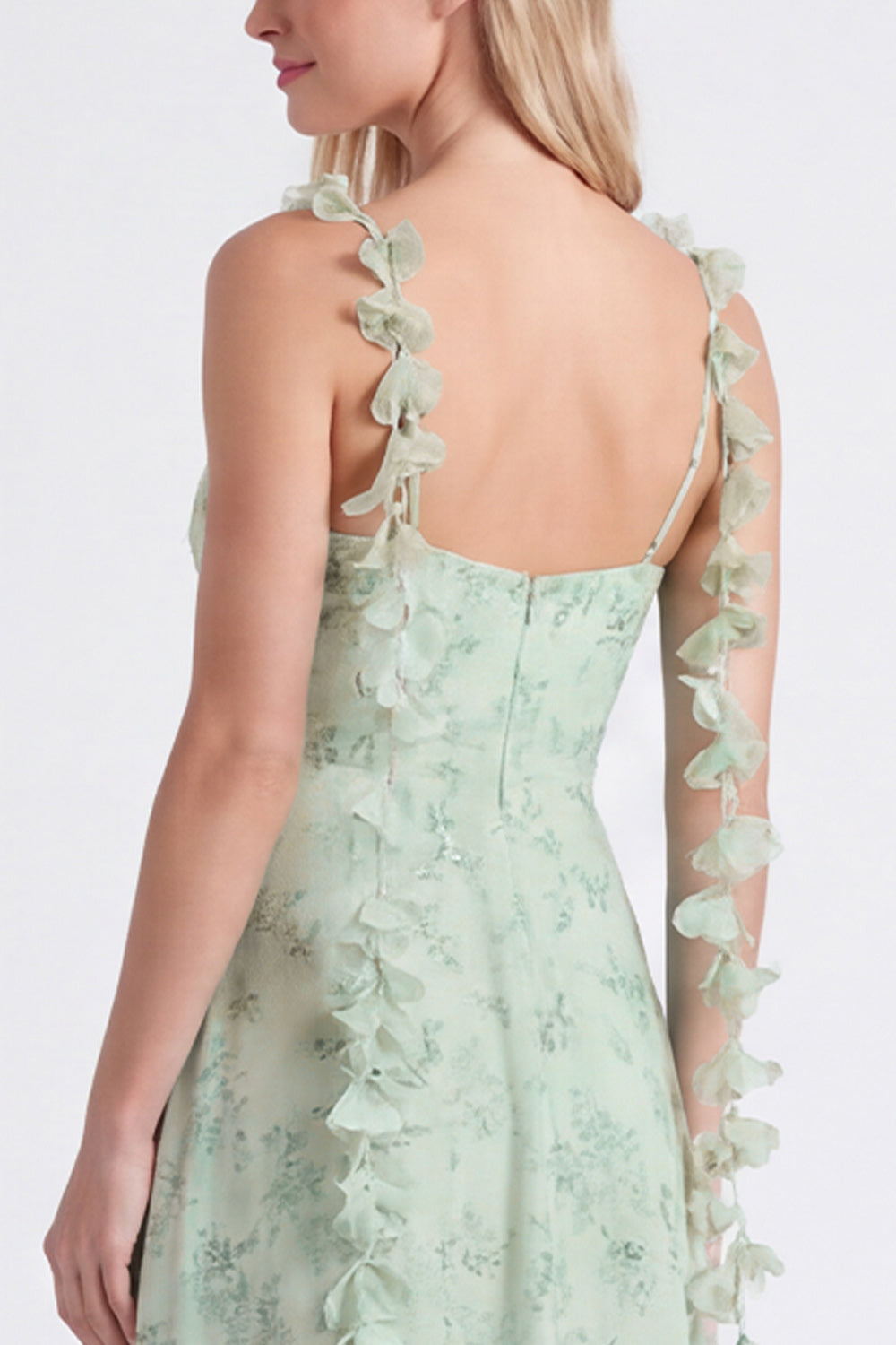Vestido largo de dama de honor de chifón color salvia línea A con tirantes finos y estampado floral