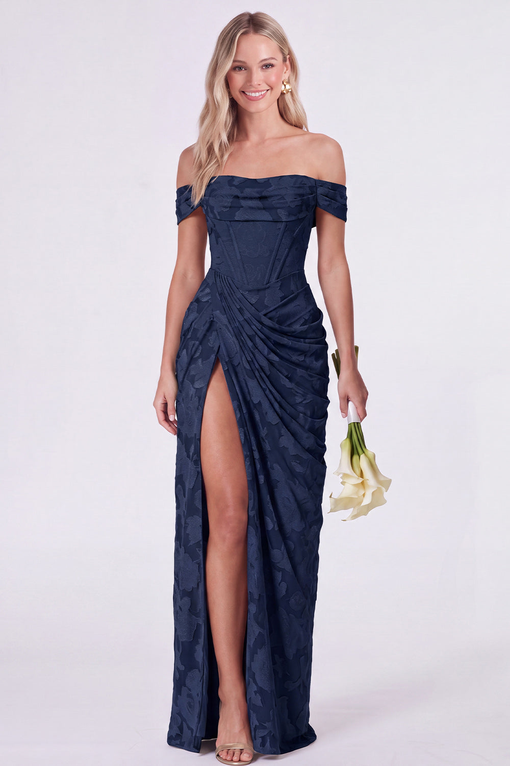 Vestido de Dama de Honor Sage Sirena Floral con Corsé, Hombros Descubiertos y Abertura