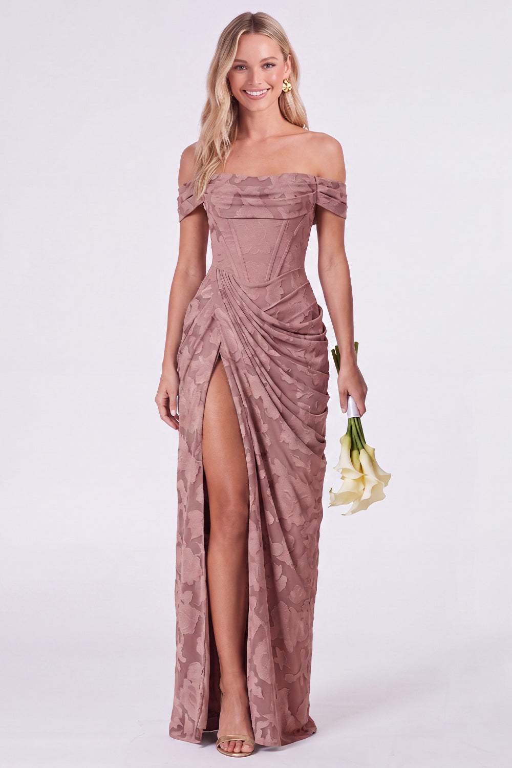 Vestido de Dama de Honor Sage Sirena Floral con Corsé, Hombros Descubiertos y Abertura