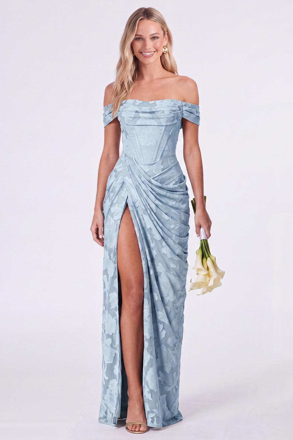 Vestido de Dama de Honor Sage Sirena Floral con Corsé, Hombros Descubiertos y Abertura