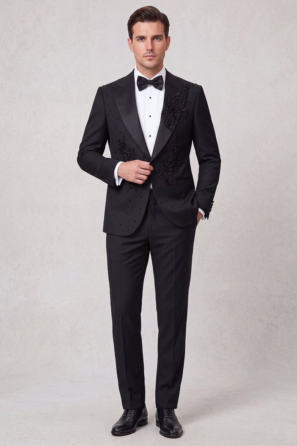 2-Piece Black Peak Lapel One-Button Appliqued Men's Prom Suit with Beading