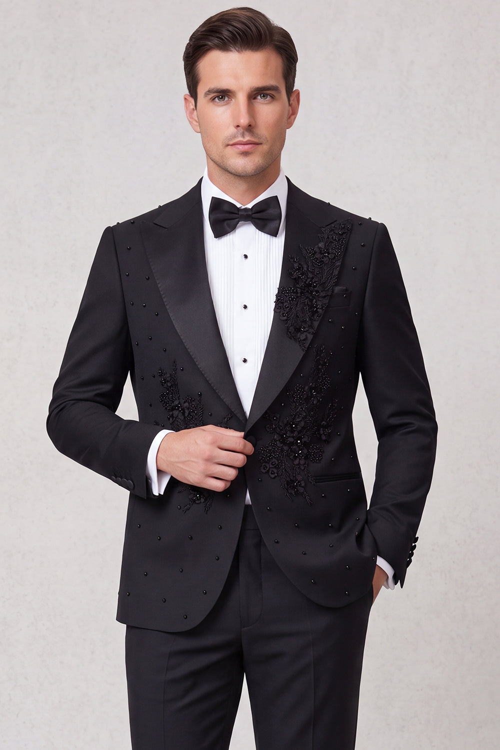 2-Piece Black Peak Lapel One-Button Appliqued Men's Prom Suit with Beading