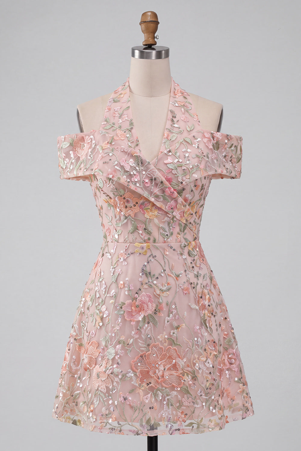 Vestido corto de regreso a casa con cuello halter, hombros descubiertos, lentejuelas y bordado floral