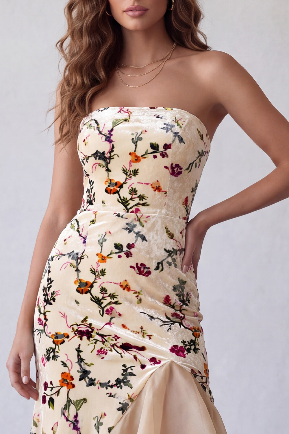 Robe de soirée longue sirène asymétrique en velours champagne imprimé bustier
