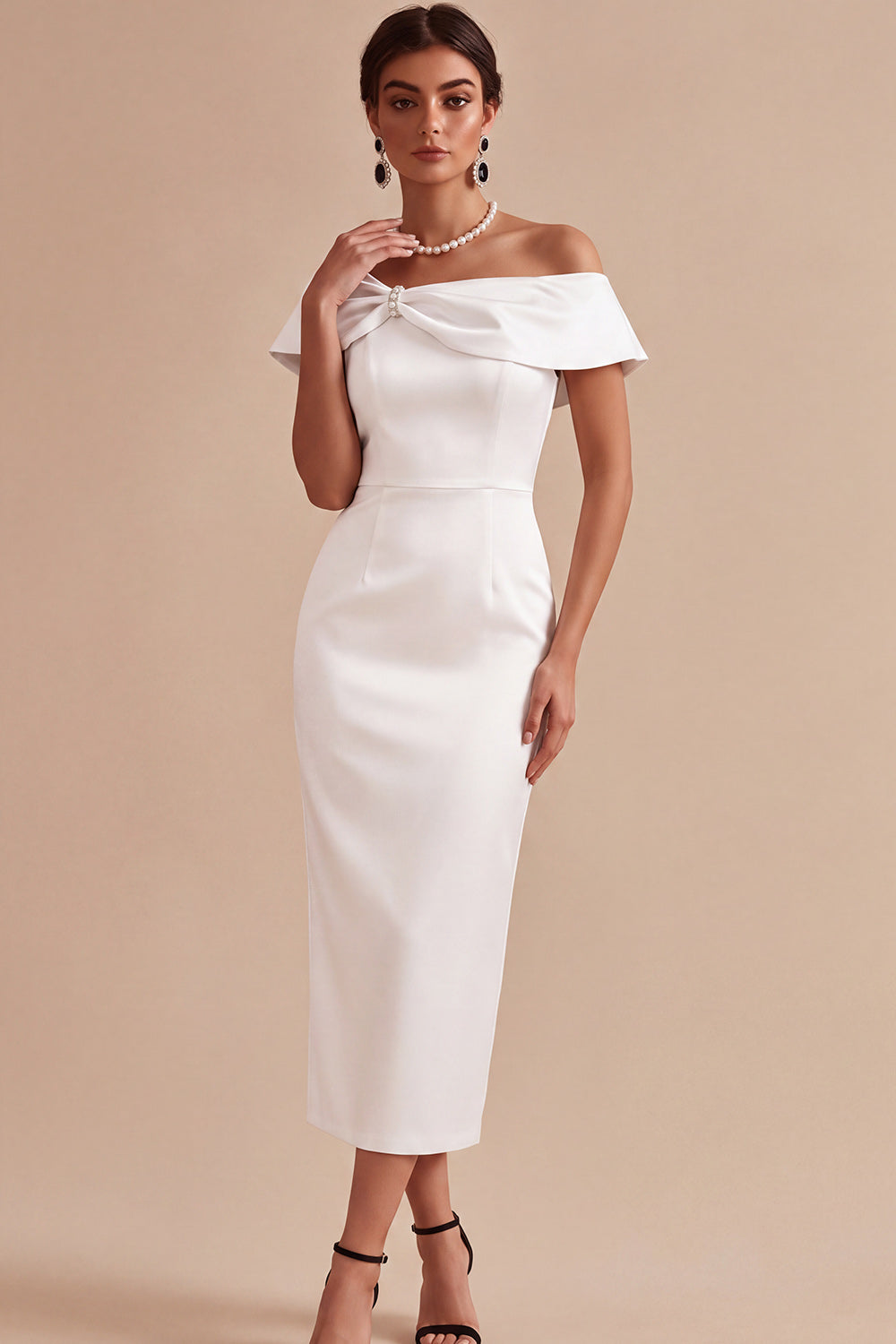 Robe fourreau blanche mi-longue à épaules dénudées avec perles pour fiançailles