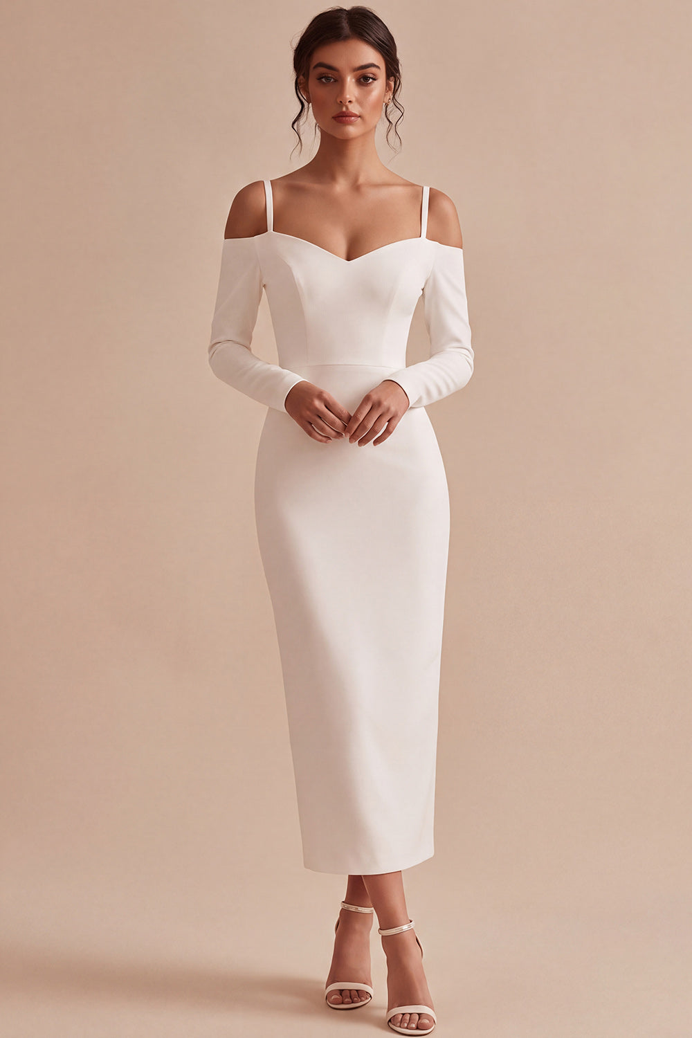 Robe midi de fiançailles blanche fourreau manches longues épaules dénudées