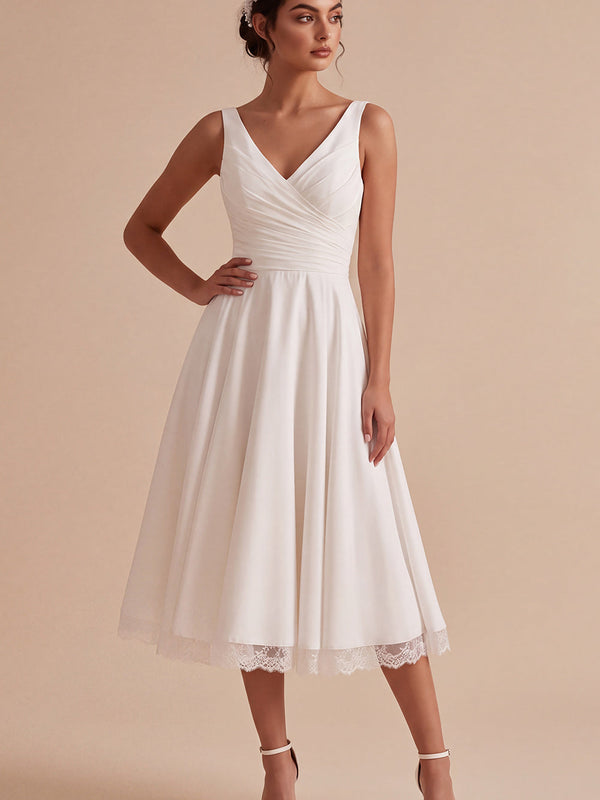 Robe de mariée midi blanche à col en V, froncée, ligne A avec dentelle