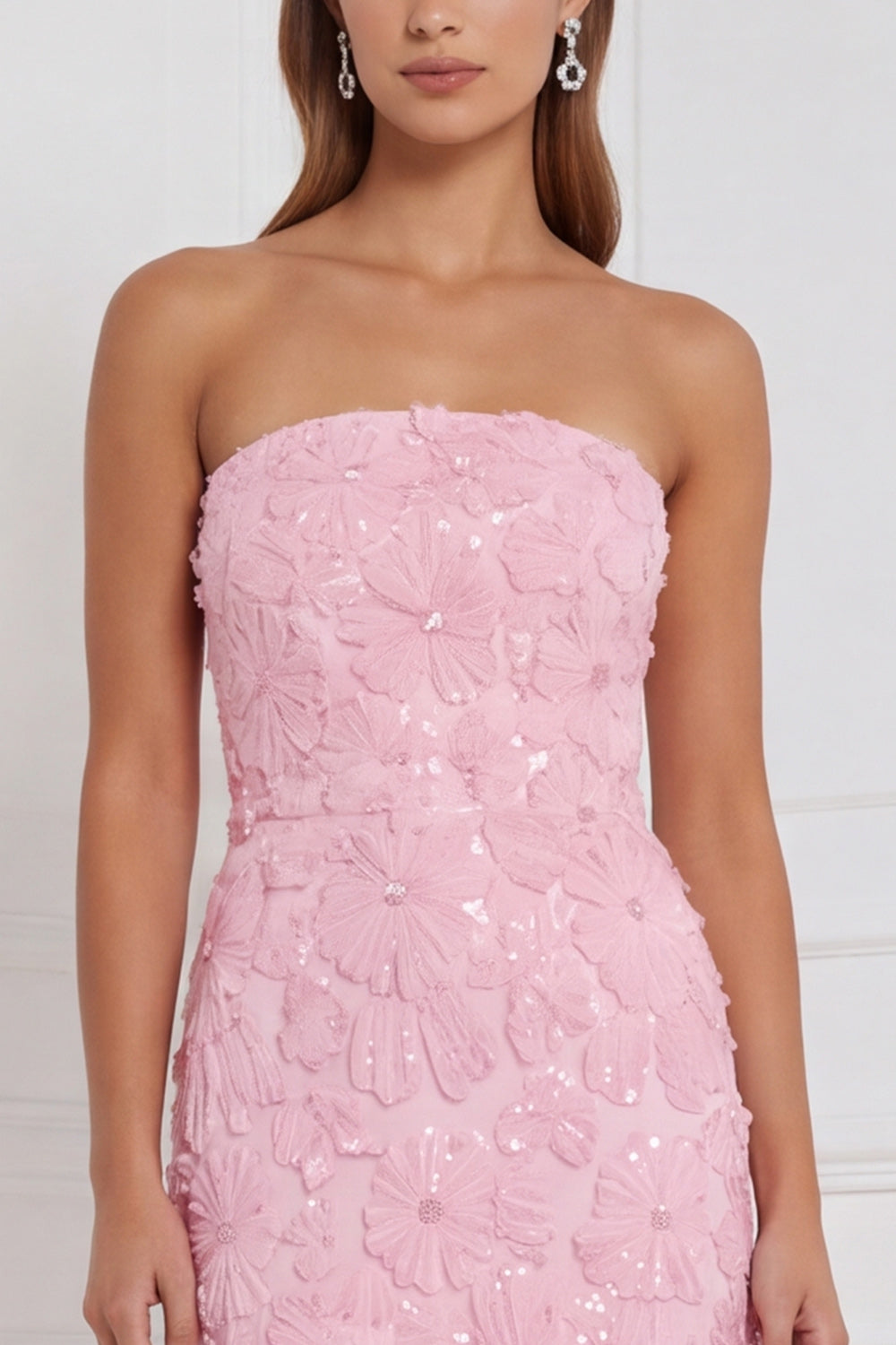 Vestido largo de dama de honor rosa sin tirantes, estilo tubo, con apliques florales y lentejuelas