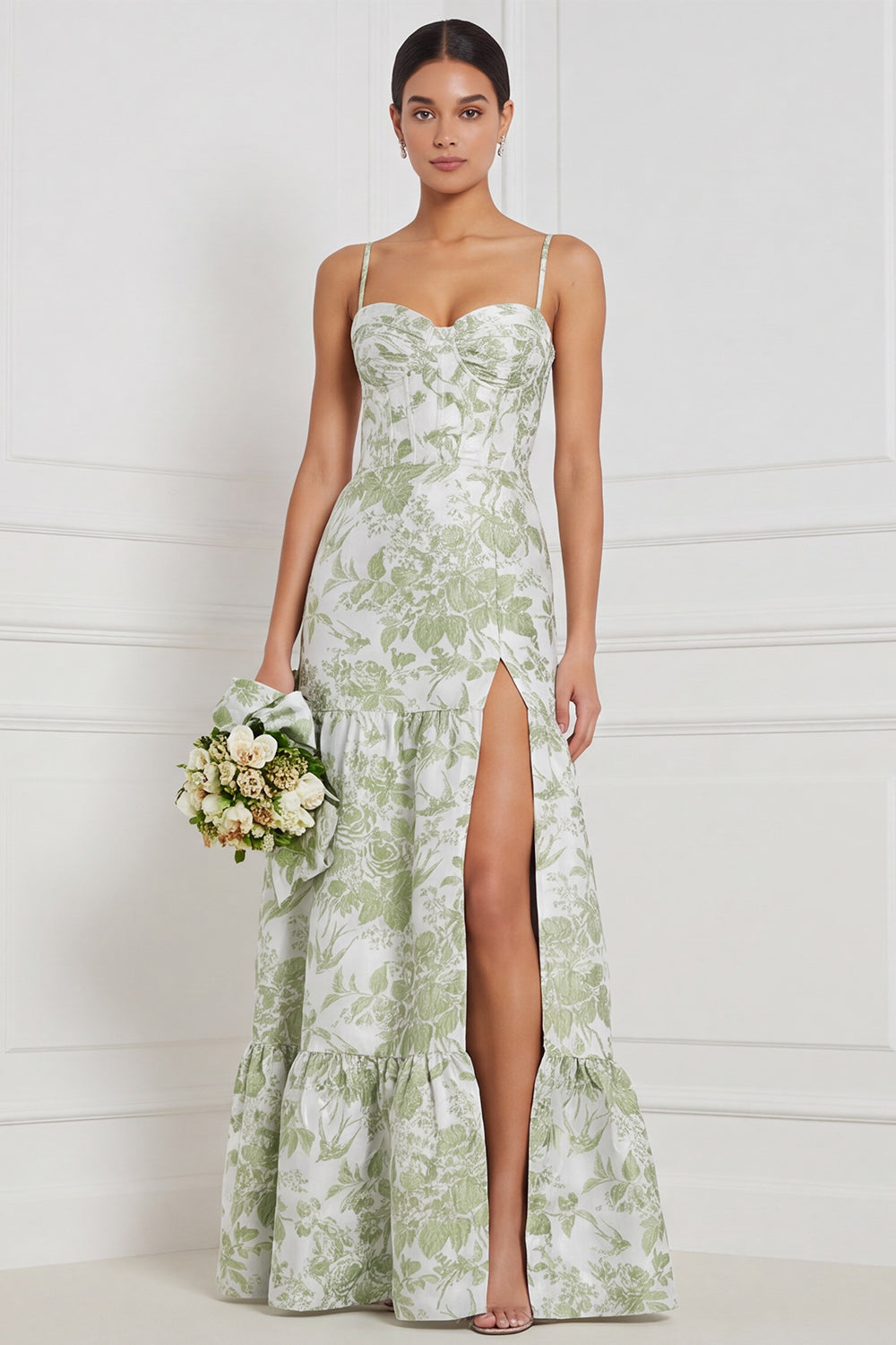 Robe longue de demoiselle d'honneur trapèze bleu clair à encolure en cœur, motif floral et fente