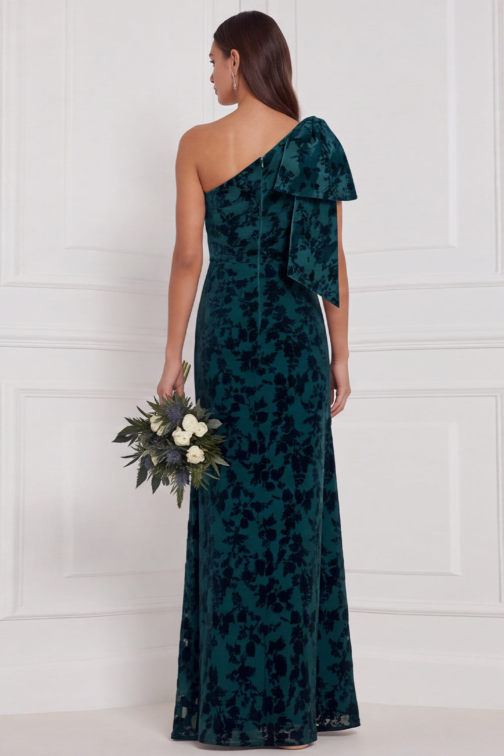 Robe longue de demoiselle d'honneur vert foncé fourreau asymétrique en velours dévoré avec nœud