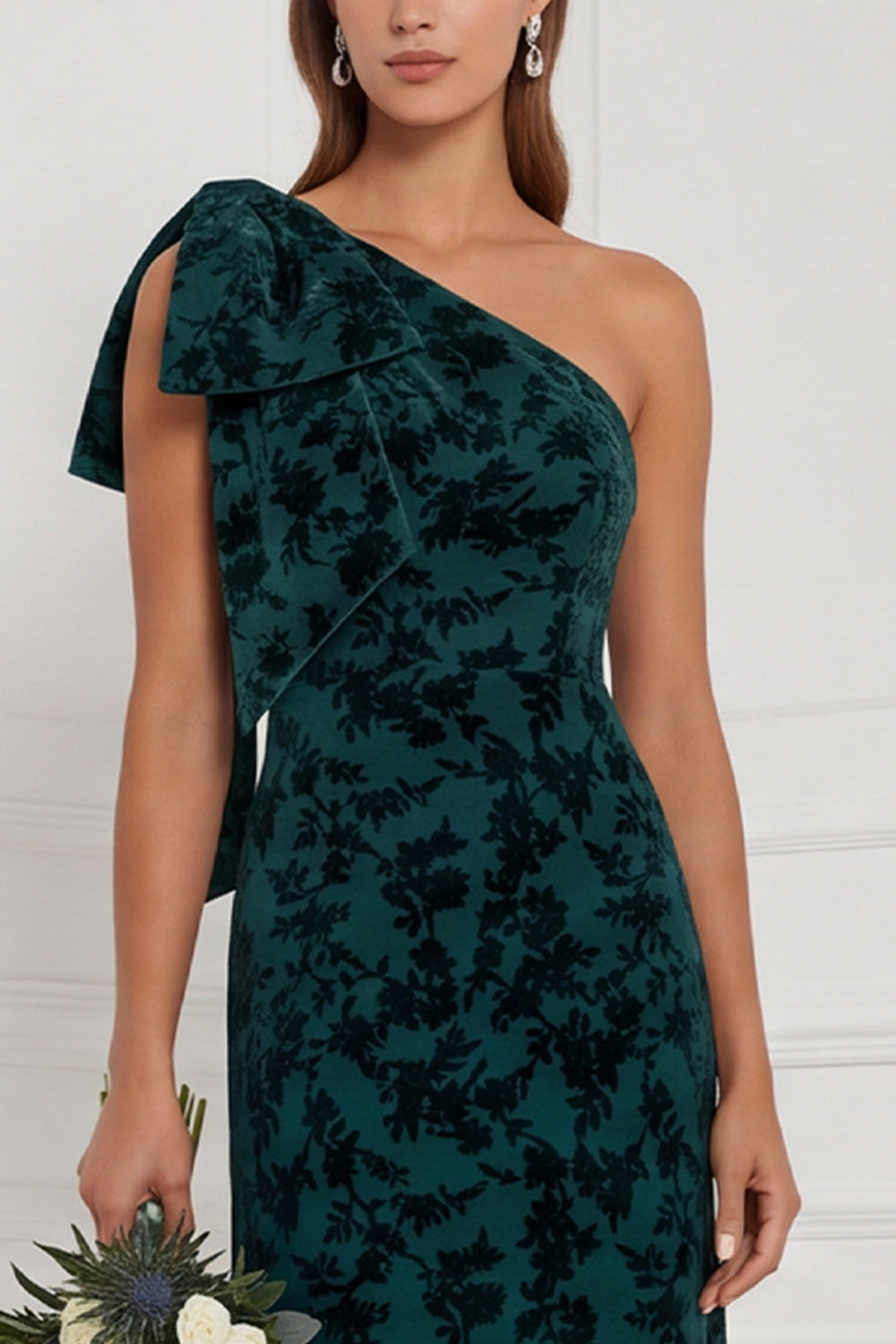Robe longue de demoiselle d'honneur vert foncé fourreau asymétrique en velours dévoré avec nœud