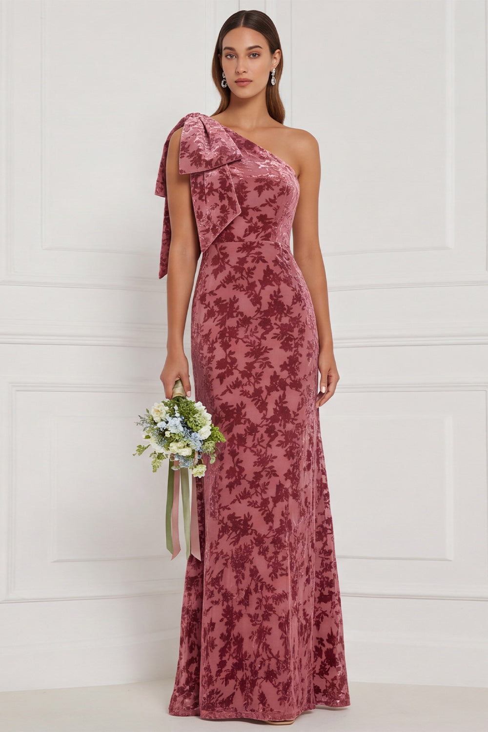 Robe longue de demoiselle d'honneur vert foncé fourreau asymétrique en velours dévoré avec nœud