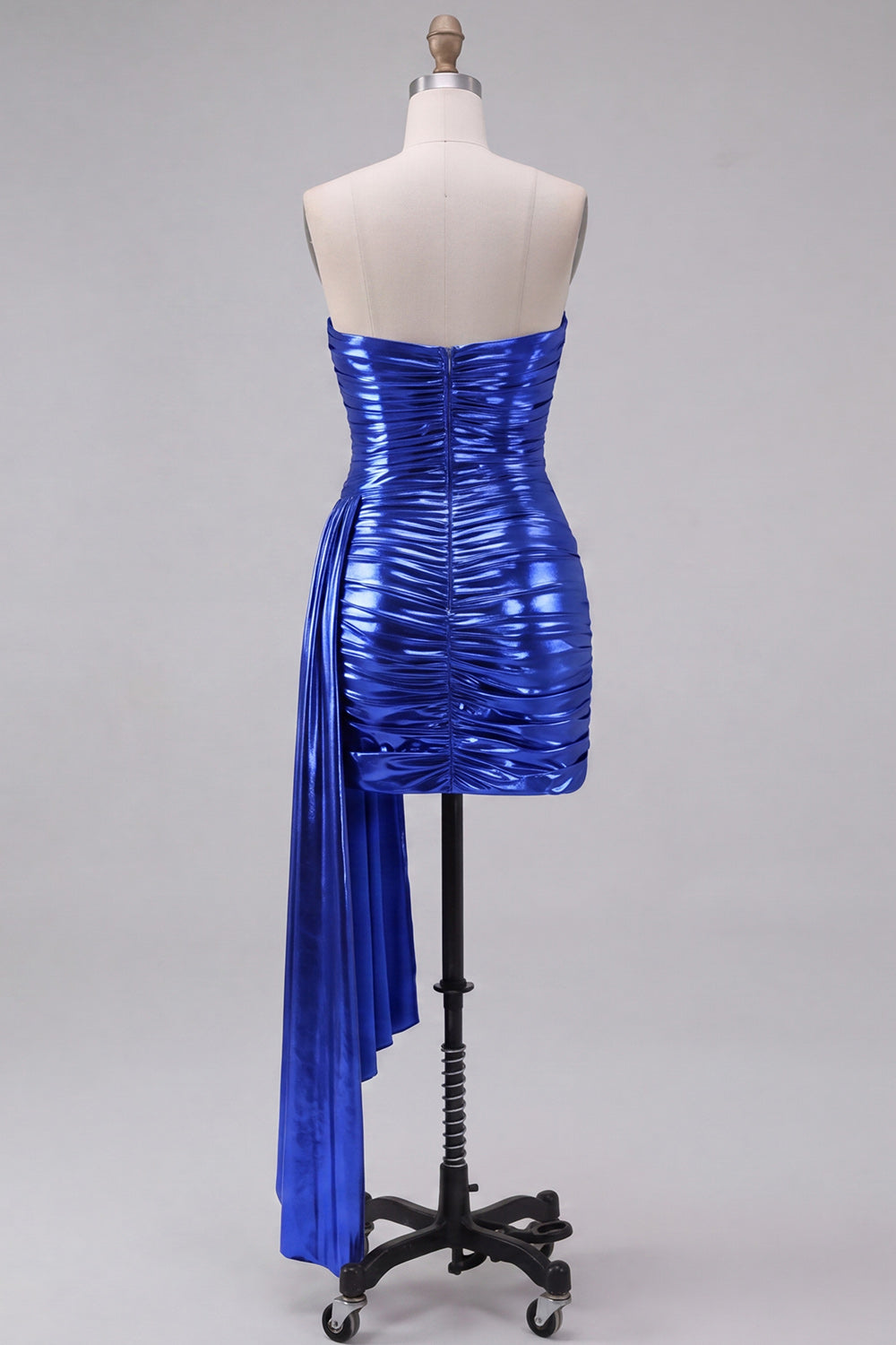 Robe de soirée courte bustier plissée bleu roi métallisé avec cascade latérale