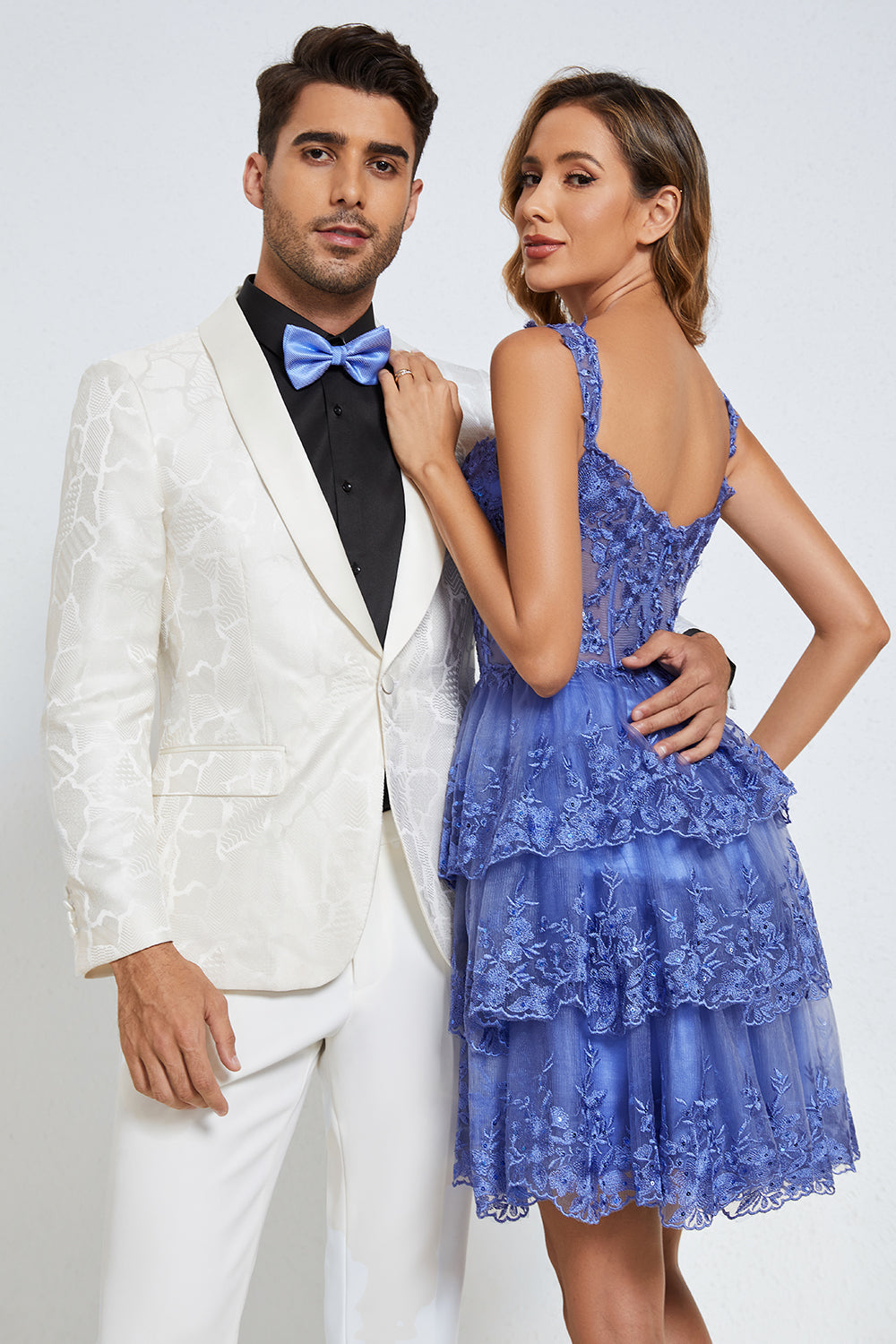 Robe de Graduation Courte en Corset Étagé Bleu Foncé avec Dentelle en Ligne A