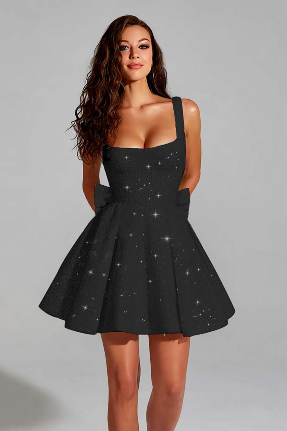 Robe courte de bal de promo en forme de trapèze à encolure carrée en ivoire pailleté et sequins, avec grand nœud au dos