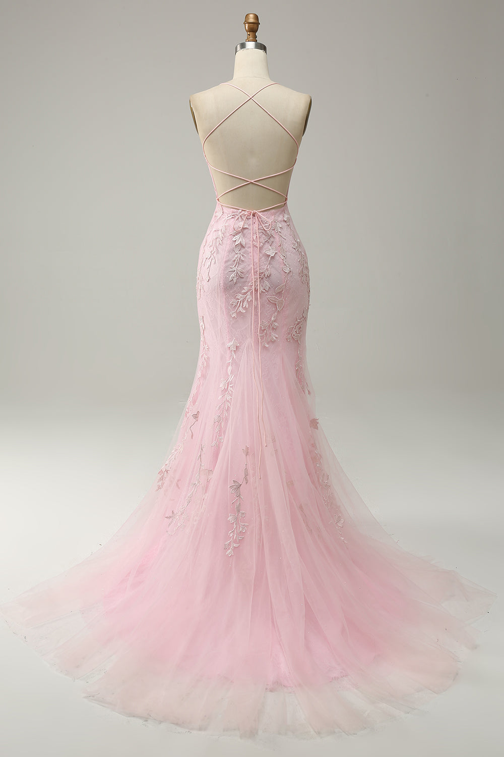 Robe de soirée sirène longue rose clair à bretelles spaghetti et appliques