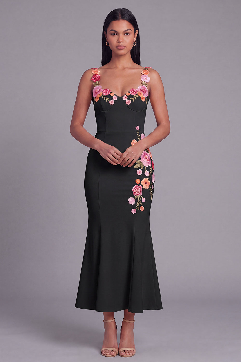 Robe longue de sirène jaune clair à fleurs avec appliques