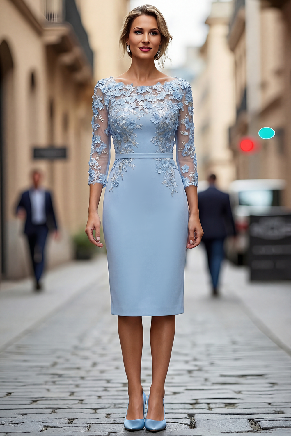 Robe midi fourreau bleu clair avec encolure bateau et appliques, manches 3/4, pour la mère de la mariée